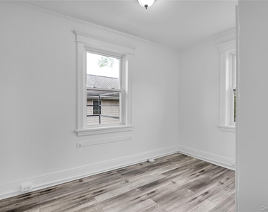 127 Maple Avenue - Photo Thumbnail 11