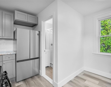 127 Maple Avenue - Photo Thumbnail 15