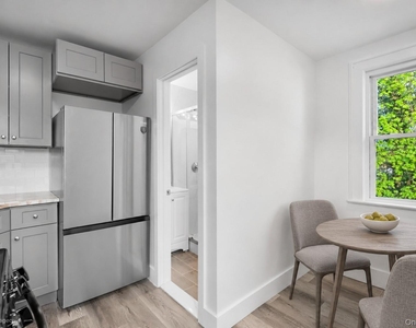 127 Maple Avenue - Photo Thumbnail 14