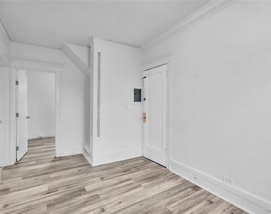 127 Maple Avenue - Photo Thumbnail 4