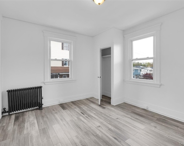 127 Maple Avenue - Photo Thumbnail 8