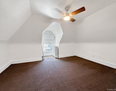 104 Waring Place - Photo Thumbnail 15