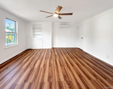 104 Waring Place - Photo Thumbnail 5