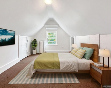 104 Waring Place - Photo Thumbnail 16