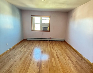 13425 59th Avenue - Photo Thumbnail 8