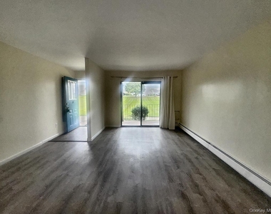2 Fortune Road W - Photo Thumbnail 2