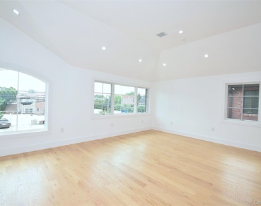 38-36 215st - Photo Thumbnail 1