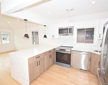 38-36 215st - Photo Thumbnail 6