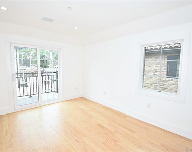 38-36 215st - Photo Thumbnail 11
