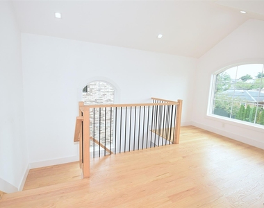 38-36 215st - Photo Thumbnail 3