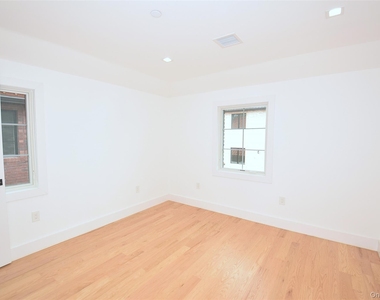 38-36 215st - Photo Thumbnail 10
