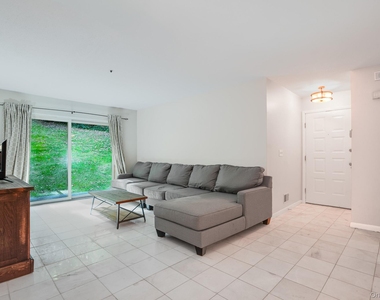 22 Cedar Pond Lane - Photo Thumbnail 3
