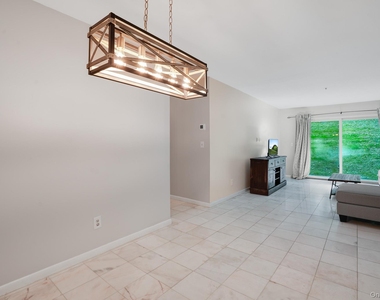 22 Cedar Pond Lane - Photo Thumbnail 7