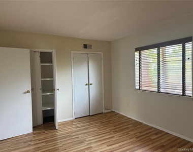 200 Hilton Avenue - Photo Thumbnail 14