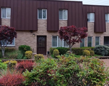 200 Hilton Avenue - Photo Thumbnail 25