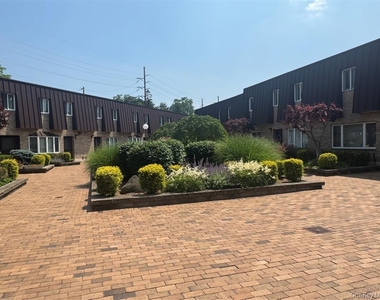 200 Hilton Avenue - Photo Thumbnail 26