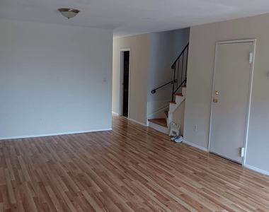 200 Hilton Avenue - Photo Thumbnail 28