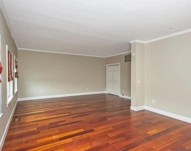 278 Church Street - Photo Thumbnail 4