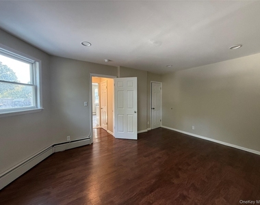 37 Edgemont Road - Photo Thumbnail 6