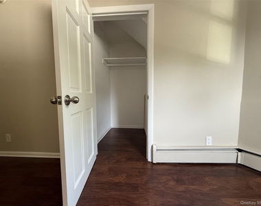 37 Edgemont Road - Photo Thumbnail 7