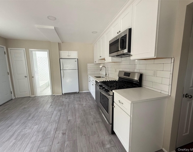 37 Edgemont Road - Photo Thumbnail 2