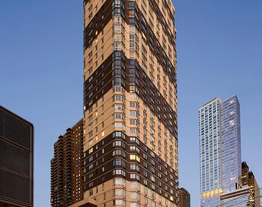 420 West 42nd Street - Photo Thumbnail 12