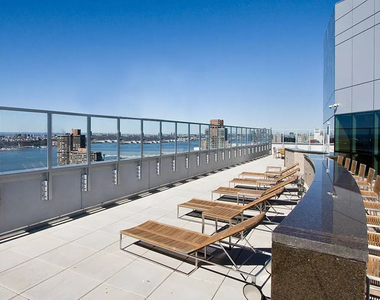 505 West 37th Street - Photo Thumbnail 7