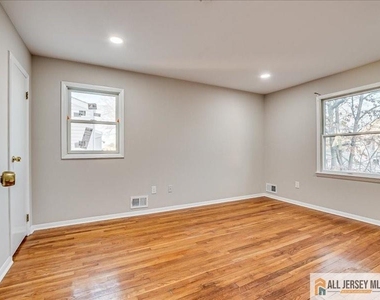11 Hyde Avenue - Photo Thumbnail 13