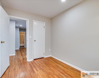 11 Hyde Avenue - Photo Thumbnail 18