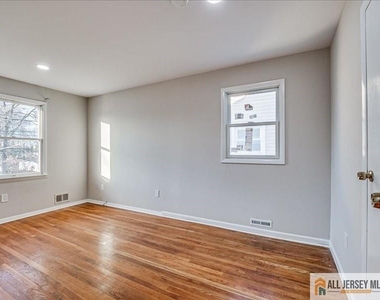 11 Hyde Avenue - Photo Thumbnail 15