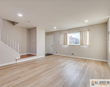 11 Hyde Avenue - Photo Thumbnail 5
