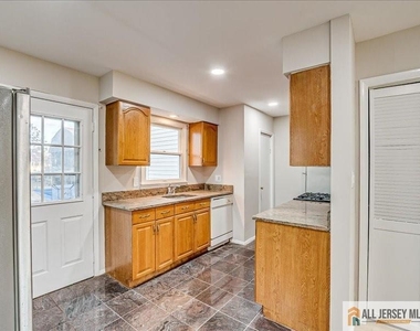 11 Hyde Avenue - Photo Thumbnail 7