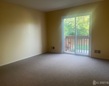 109 Michaels Court - Photo Thumbnail 6
