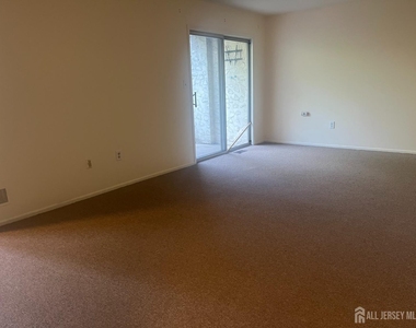 109 Michaels Court - Photo Thumbnail 8