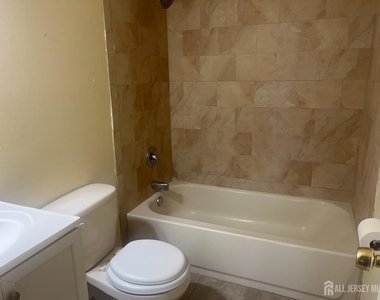 109 Michaels Court - Photo Thumbnail 13
