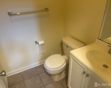 109 Michaels Court - Photo Thumbnail 11
