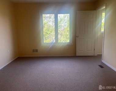 109 Michaels Court - Photo Thumbnail 10