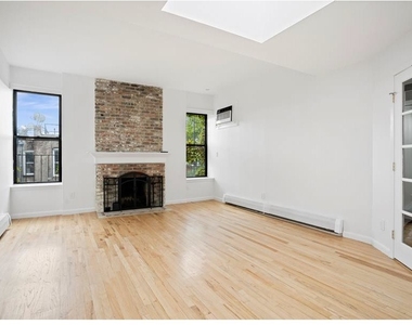 190 Garfield Place - Photo Thumbnail 1