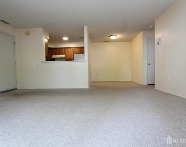 1105 Aspen Drive - Photo Thumbnail 7