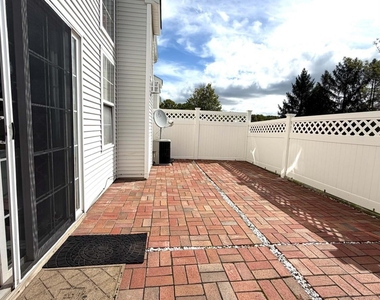 101 Park Knoll Drive - Photo Thumbnail 9