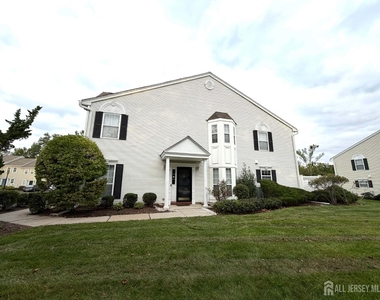 101 Park Knoll Drive - Photo Thumbnail 1