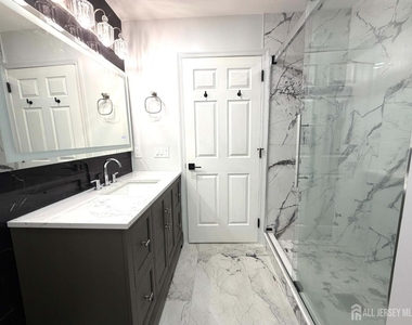 101 Park Knoll Drive - Photo Thumbnail 17