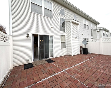 101 Park Knoll Drive - Photo Thumbnail 10