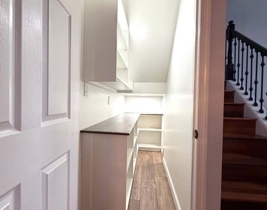 101 Park Knoll Drive - Photo Thumbnail 8