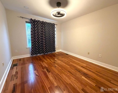 101 Park Knoll Drive - Photo Thumbnail 14