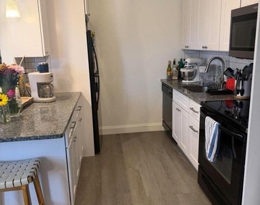 120 W 4th Avenue - Photo Thumbnail 3