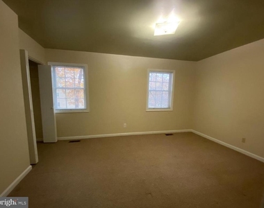 14 Bentley Court - Photo Thumbnail 3