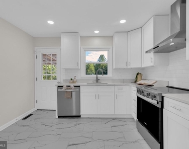 10806 Old Brook Road - Photo Thumbnail 18