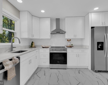 10806 Old Brook Road - Photo Thumbnail 17