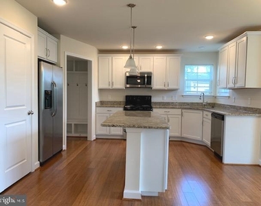 10301 Bluebird Court - Photo Thumbnail 2